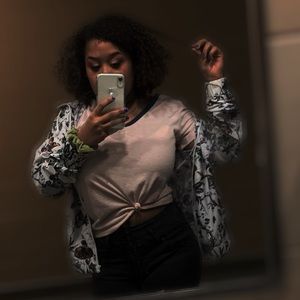 Meet your Posher, Cierra